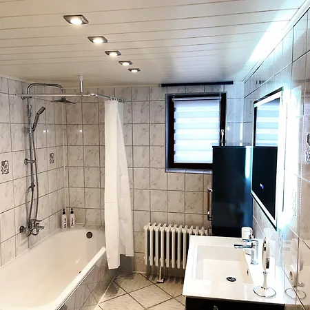 别墅 Landhaus-villa, Sauna, Private Garten 施莱登