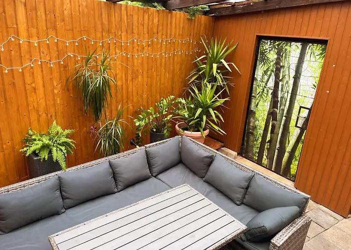 别墅 Landhaus-villa, Sauna, Private Garten *