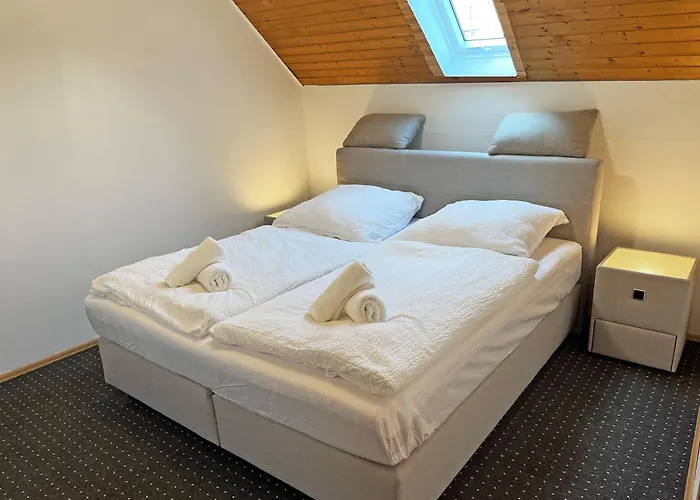 别墅 Landhaus-villa, Sauna, Private Garten *